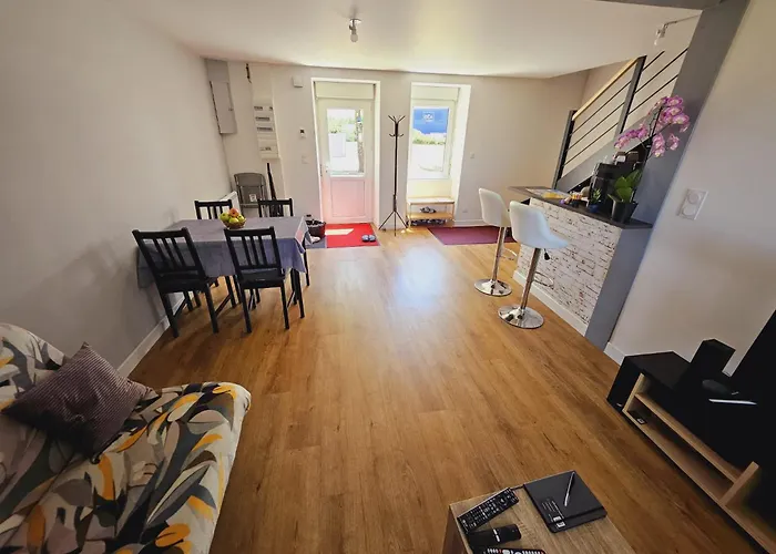Maison De 2 Chambres Proche A11 Ancenis, Logis Du Chateau Rouge